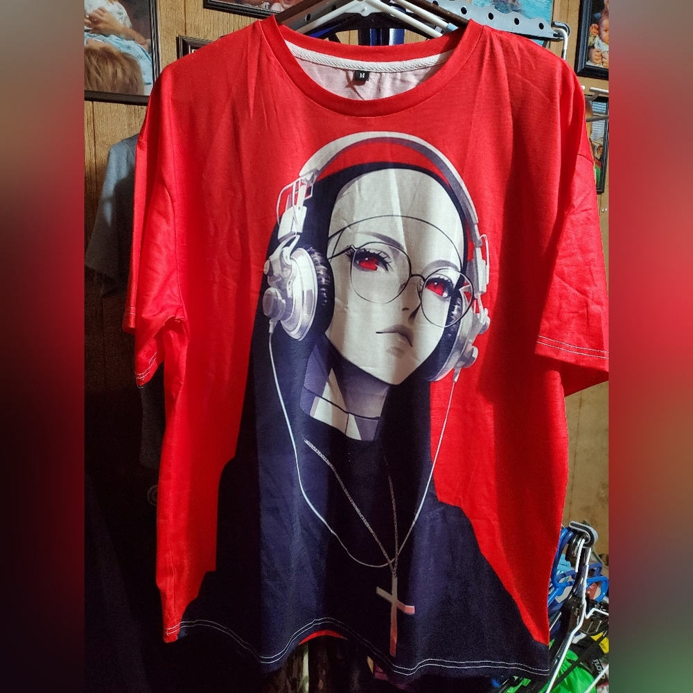 Nwot Graphic Tee Nun With Headphones MEDIUM